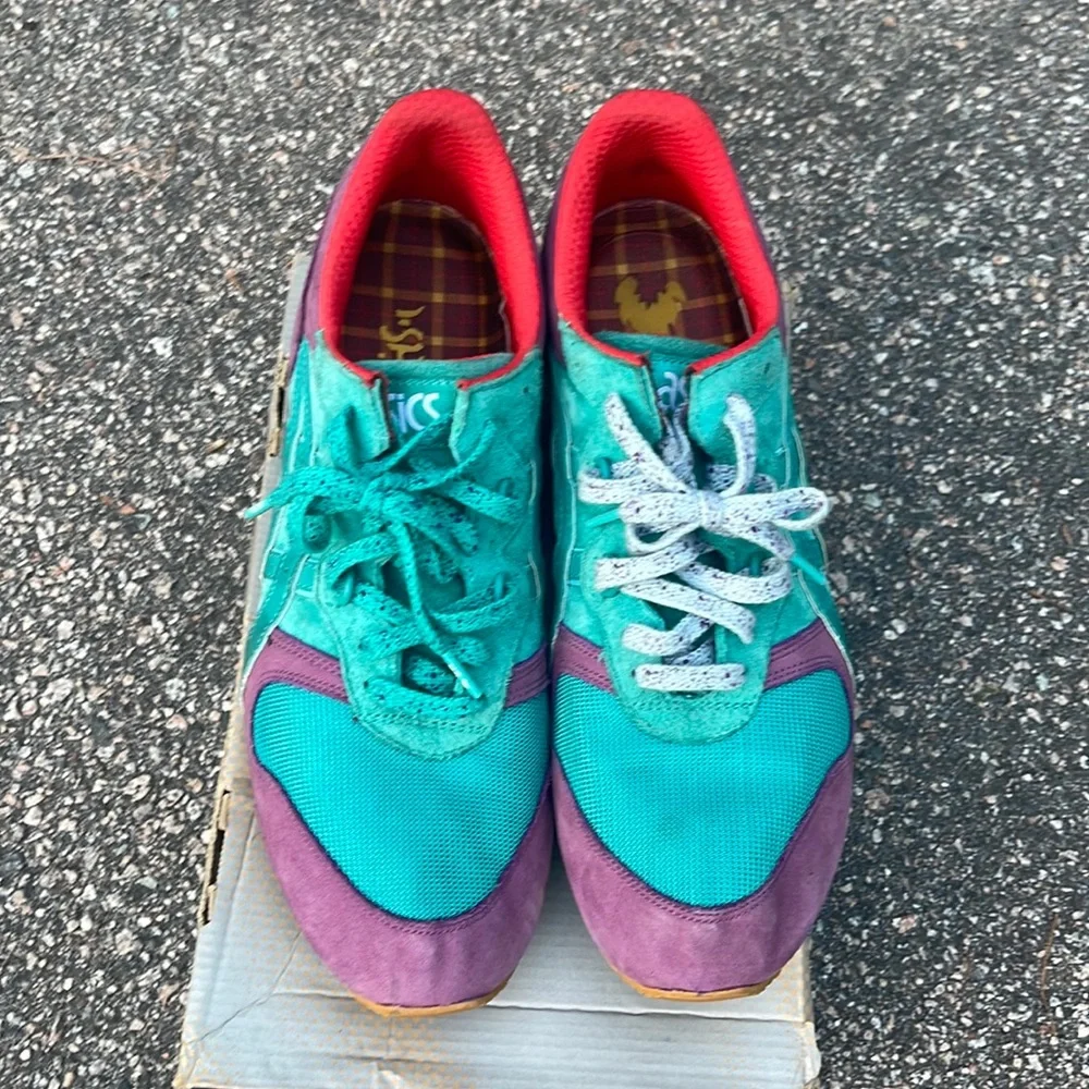 ASICS - Picture 1 of 9